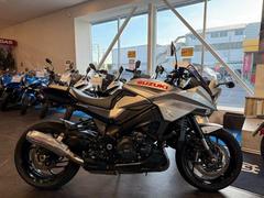 スズキ　カタナ　ＫＡＴＡＮＡ　ヨシムラマフラー　ストライカーバックステップ　ＥＴＣ２．０等装着済み