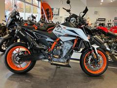 ＫＴＭ　８９０デュークＲ　８９０　ＤＵＫＥ　Ｒ　フェンダーレス　スクリーン　ＵＳＢ　社外マフラー