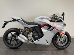 ＤＵＣＡＴＩ　スーパースポーツ９５０Ｓ　ストライプカラー　２０２４　未登録新車