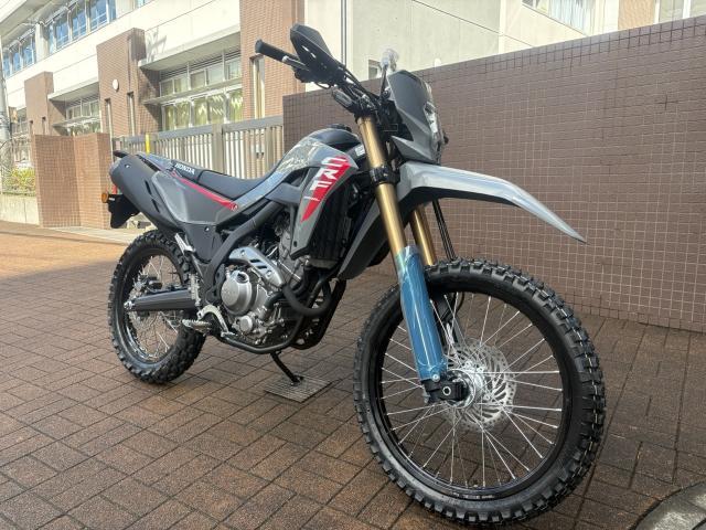 CRF250L 　スイフトグレー　2024年モデル 自賠責保険-令和11年5月迄　総距離625ｋｍ　ETC装備　新車同様　 ホンダ CRF250L 2025モデル グリップヒーター＆USB電源