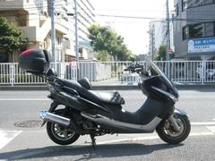 ヤマハ　マジェスティ１２５　ＦＩ　リアＢＯＸ　ブラックカラー
