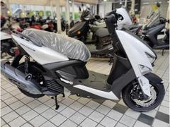 ヤマハ　シグナス　グリファス　２０２５年モデル　国内新車　ブルーイッシュホワイトパール１