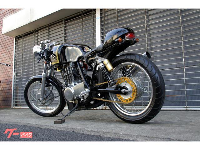 ヤマハ発動機 SR400 タンク 黒 ヤマハ 純正 中古 バイク 部品