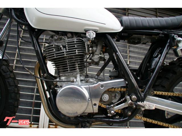 sr400 改 絶版から4年後も衰え知らずの人気、カスタムの王様・ヤマハSR400改が