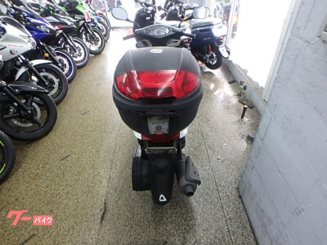 スズキ　アドレスV125S　２０１3年モデル　新品外装　ボックス付き スズキ アドレスV125S 2013年 リアボックス付き ノーマル
