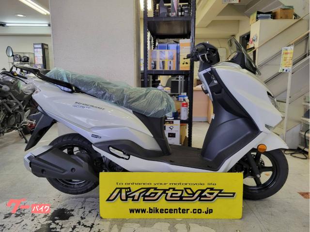 バーグマンストリート１２５ＥＸ　ＥＡ２３Ｍ型　ホワイト