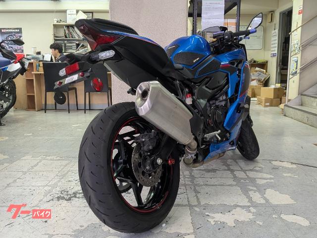 カワサキ Ninja ZX－4R SE 2024年モデル USBポート
