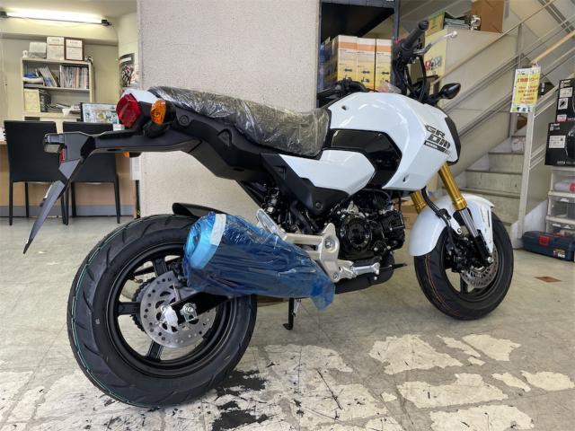 ホンダ グロム 国内最新モデル パールホライゾンホワイト