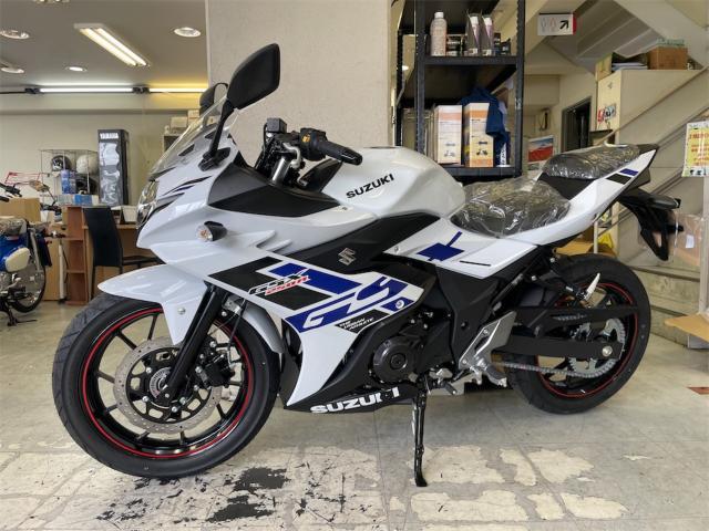 スズキ GSX250R M4 CYX パールグレッシャーホワイト スズキ GSX250R M4 CYX パールグレッシャーホワイト