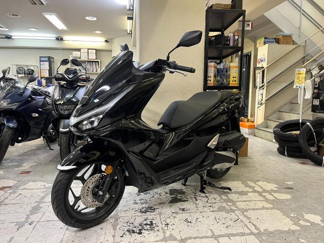 【中古】パナソニック高年式2505171700 ホンダ PCX 2025年モデル 国内最新モデル パールマゼラ