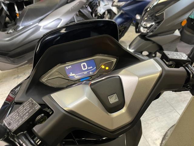 ホンダ PCX 2025年モデル 国内最新モデル パールマゼラ
