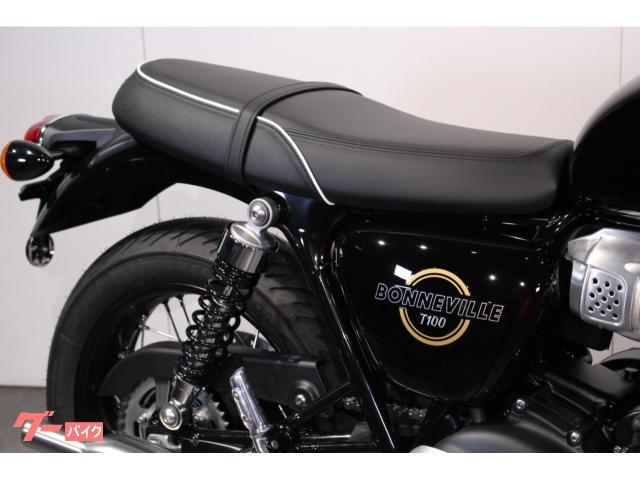TRIUMPH ボンネビルT100 単色ジェットブラック