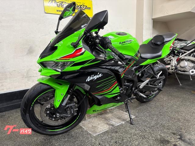 もあページ Kawasaki Ninja ZX-4R |スーパースポーツモデル|並列4気筒エンジンを