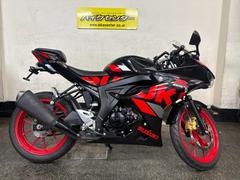 スズキ　ＧＳＸ−Ｒ１２５　ＡＢＳ　２０２０年モデル　タイタンブラック　６速ＭＴ　フェンダーレス　ＵＳＢ２ポート　マルチバー　ＦＩ車両