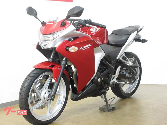 ホンダ CBR250R／MC41型／モリワキ製マフラー／ヘルメット