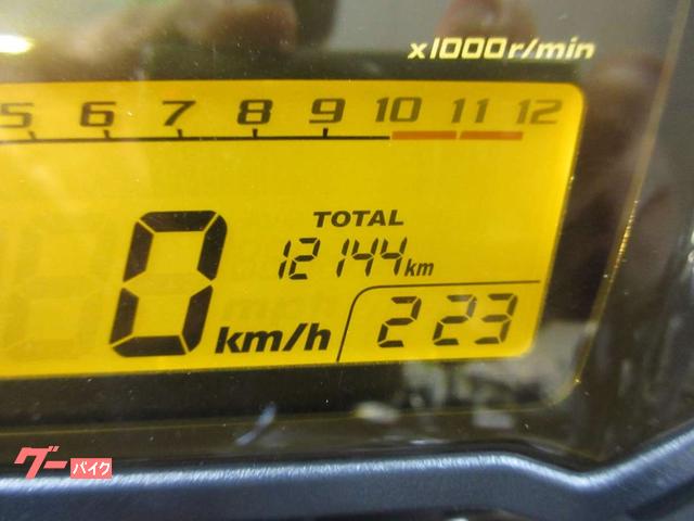 ホンダ 400X／NC47型／GIVI製リアボックス／エンジン