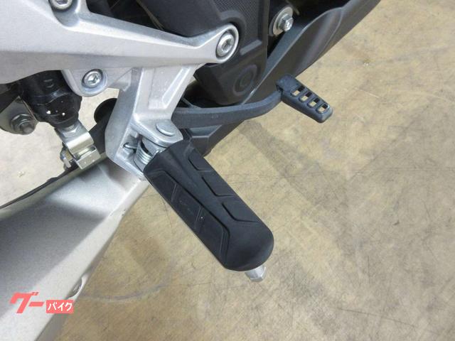 ホンダ 400X／NC47型／GIVI製リアボックス／エンジン