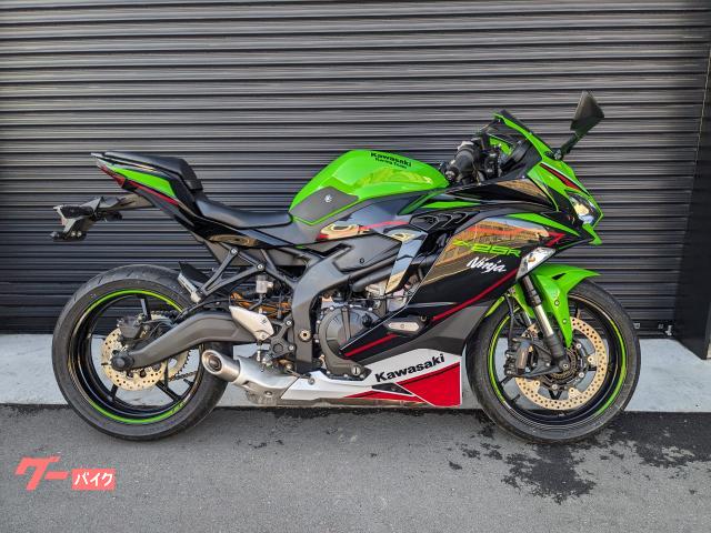 カワサキのZX-25R SE（２０２1年モデル）の純正グリップ - オートバイ 