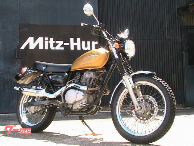 ＣＬ４００　スクランブラーモデル　プログレッシブリアサスペンション　アジャスタブルアルミビレッドレバー　丸形テールランプ