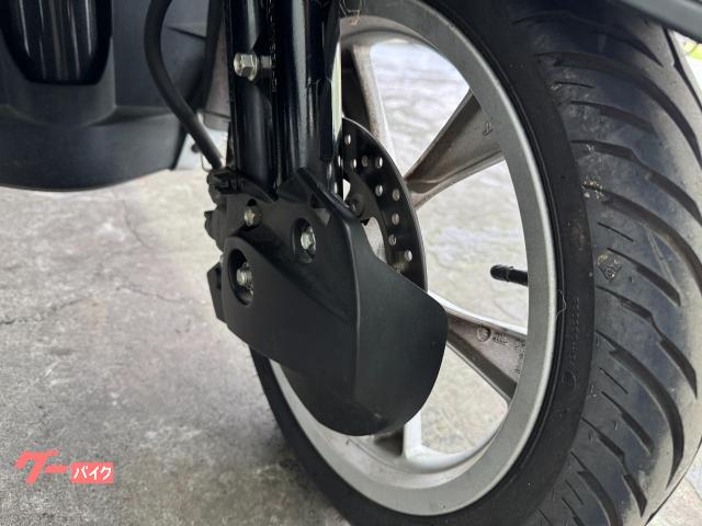 ナックルヘッドさん専用 トリシティ125 リアホイールとタイヤ 快適が