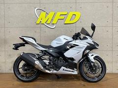 カワサキ　Ｎｉｎｊａ　４００　社外スクリーン　ＥＸ４００Ｌ　ホワイト　２０２３年モデル