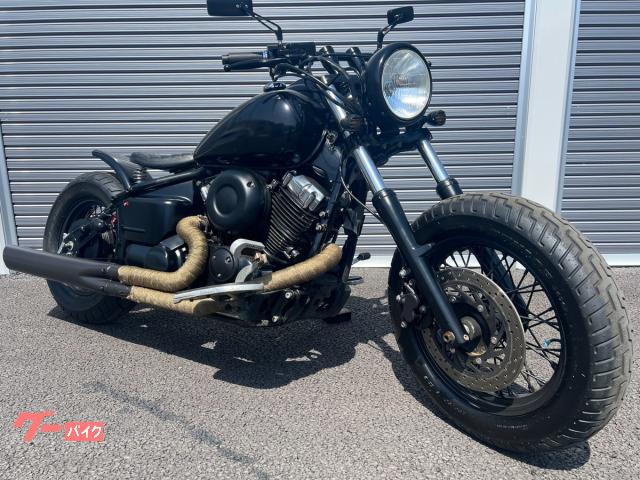 ドラッグスター４００クラシック　ＶＨ０１Ｊ型　ブラックアウト　フラットバーハンドル　２ＩＮ１極太スラッシュカットマフラー