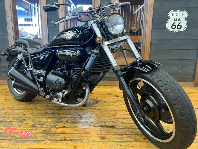 Ｖ−ＴＷＩＮ　ＭＡＧＮＡ　ブラックアウトカスタム　コブラシート　フラットバーハンドル　ブレットウィンカー