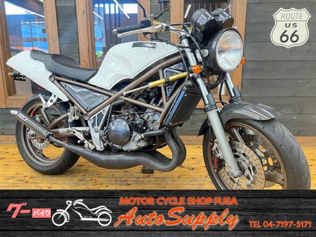 Ｒ１−Ｚ　前期型４５ＰＳ　エンジンＯＨ済　ＯＸレーシングチャンバー　ナイトロンリアサス　前後ブレンボキャリパー　バックステップ
