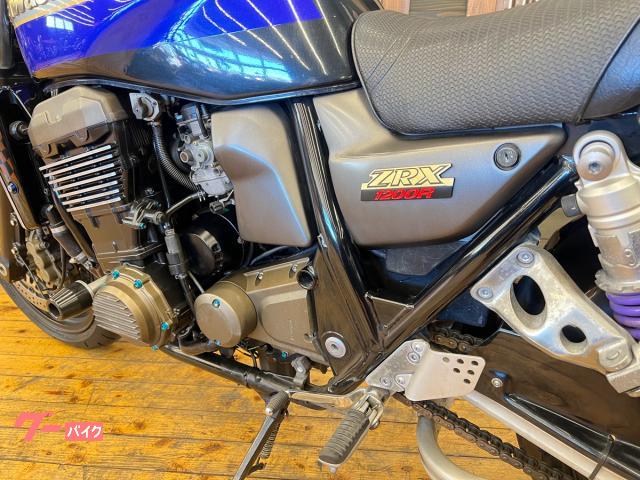 カワサキ ZRX1200R 2001年モデル アクラポヴィッチフル カワサキ ZRX1200R 2001年モデル アクラポヴィッチフル