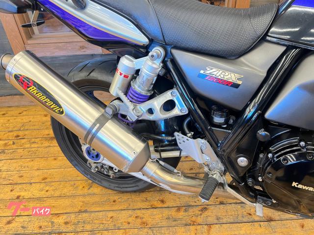 カワサキ ZRX1200R 2001年モデル アクラポヴィッチフル