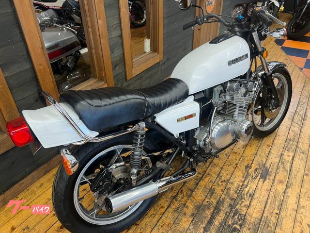 スズキ GS750E 1979年モデル タックロールシート タンデム