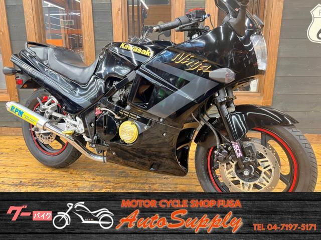 ＧＰＺ４００Ｒ　最終型　１９８９年Ｄ４モデル　ＲＰＭマフラー　ＢＥＥＴ左右エンジンカバー　フォークスタビライザー付き