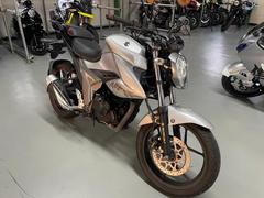 スズキ　ＧＩＸＸＥＲ　２０２０年モデル　シルバー　ノーマル