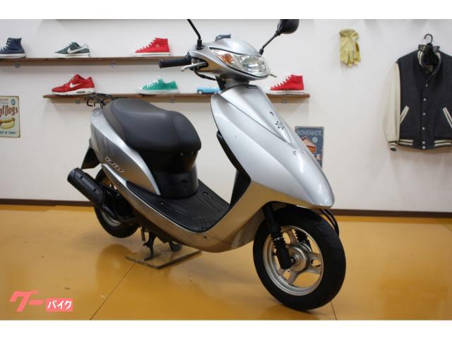 Ｄｉｏ　バッテリー新品　４ストローク　ＦＩインジェクション　純正シルバーメタリックカラー