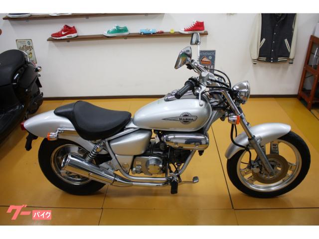 ホンダ MAGNA FIFTY ノーマル シルバーメタリックカラー