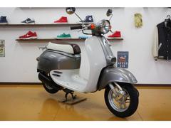 ホンダ　ジョルノ　シート貼替　シルバーホワイトツートンカラー　２ストローク