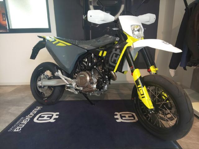 HUSQVARNA 701スーパーモト｜KTM／ハスクバーナ