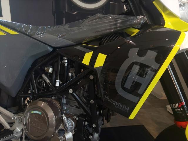 HUSQVARNA 701スーパーモト｜KTM／ハスクバーナ 