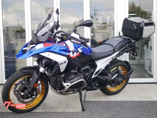 Ｒ１３００ＧＳ　ＡＳＡオートマ　エンジンガード　ＬＥＤフォグ　Ａｋｒａｐｏｖｉｃサイレンサー黒　純正トップケース　２０２５年モデル