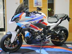 ＢＭＷ　Ｍ１０００ＸＲ　スタンダード　アルミ鍛造ホイール　Ａｋｒａｐｏｖｉｃスポーツサイレンサー　Ｍエンデュランスチェーン　２０２４年式