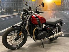 ＴＲＩＵＭＰＨ　スピードツイン９００　カーニバルレッド／ファントムブラック　２０２４年モデル　中古車