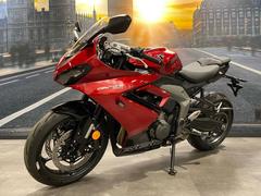 ＴＲＩＵＭＰＨ　デイトナ６６０　カーニバルレッド／サファイアブラック　２０２４年モデル　中古車
