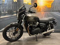 ＴＲＩＵＭＰＨ　スピードツイン９００　マットアイアンストーン　２０２３年モデル　中古車