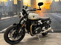 ＴＲＩＵＭＰＨ　スピードツイン１２００　クリスタルホワイト／サファイアブラック　２０２５年モデル　中古車