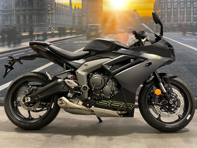 デイトナ660 サテングラナイト サテンジェットブラック 2024年モデル 中古車