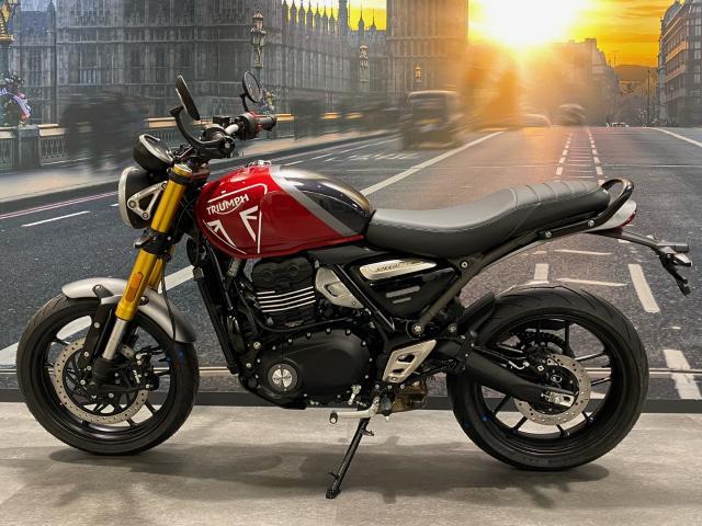 スピード400 カーニバルレッド／ストームグレイ 2024年モデル 中古車
