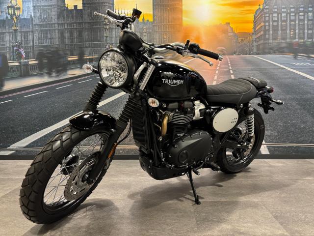 スクランブラー900 ジェットブラック 2024年モデル 中古車