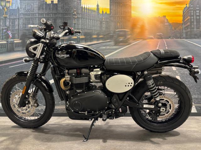 スクランブラー900 ジェットブラック 2024年モデル 中古車