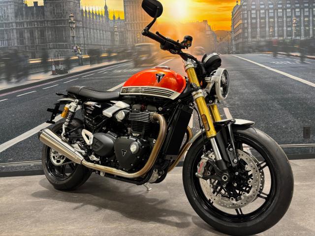 スピードツイン1200RS バハオレンジ／サファイアブラック 2024年モデル 中古車