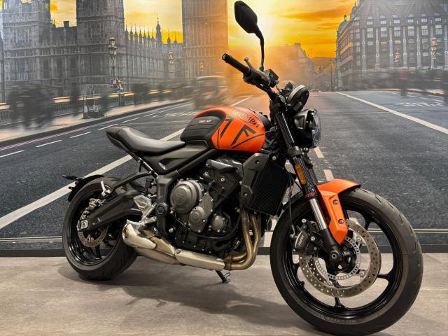 トライデント660 マットバハオレンジ 2022年モデル 中古車